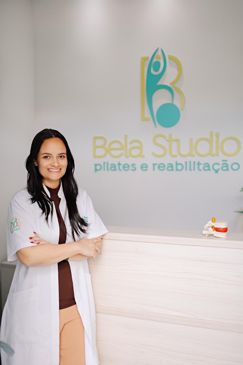 Dra. Isabela na recepção do Bela Studio